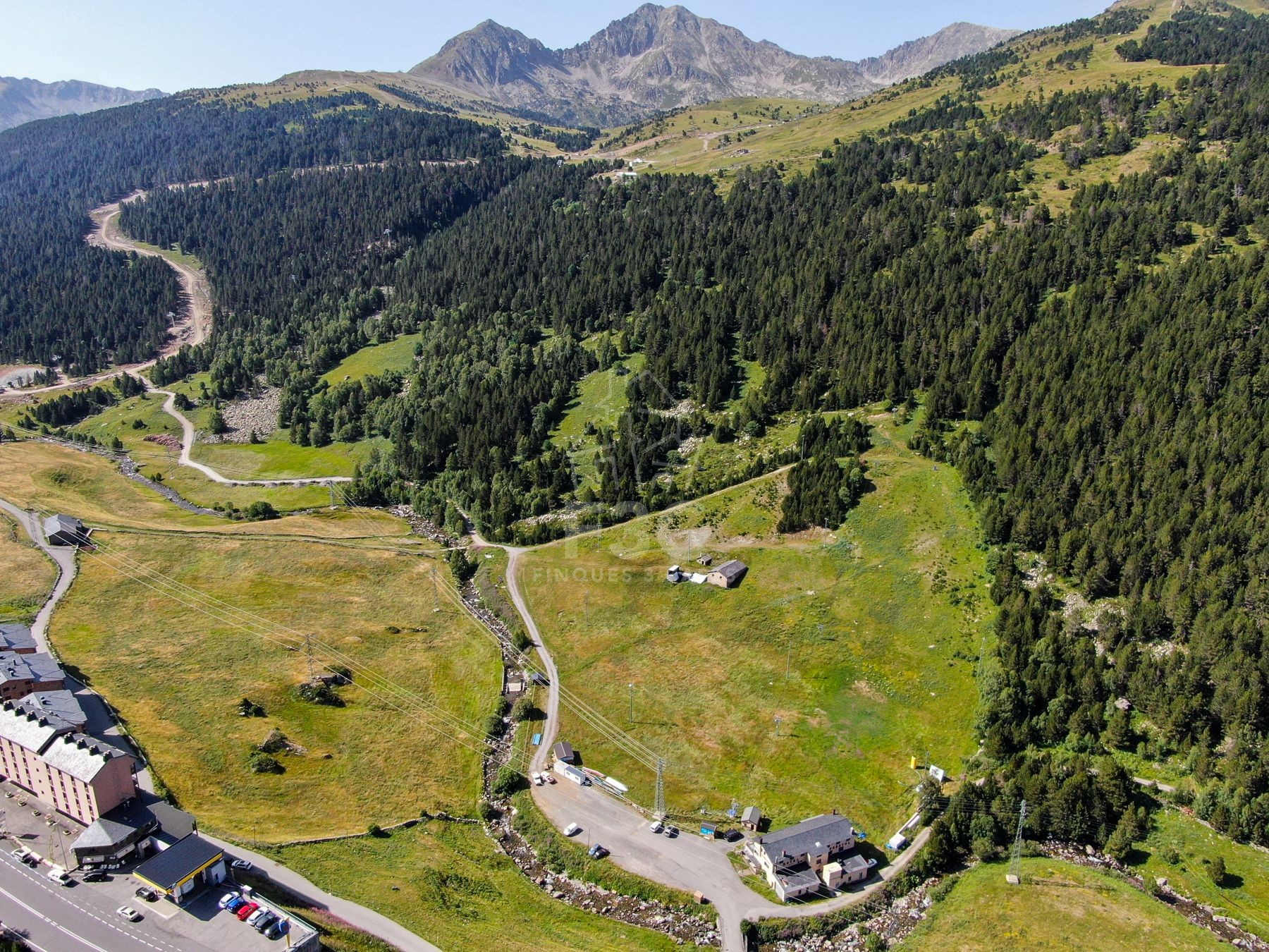 Magnífic terreny de 1.536 m², idealment situat a