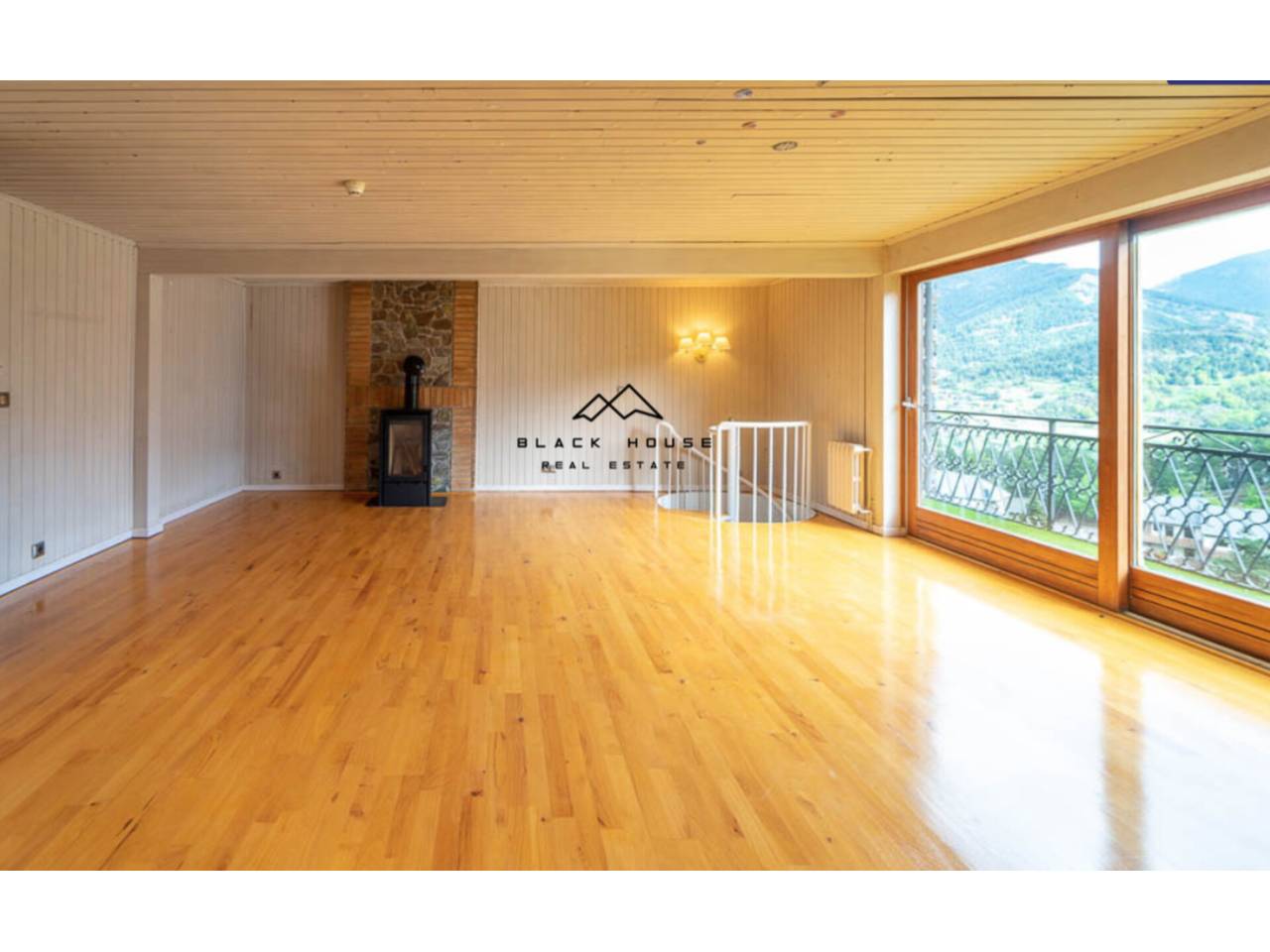 Chalet con espectaculares vistas al Pico de Casamanya