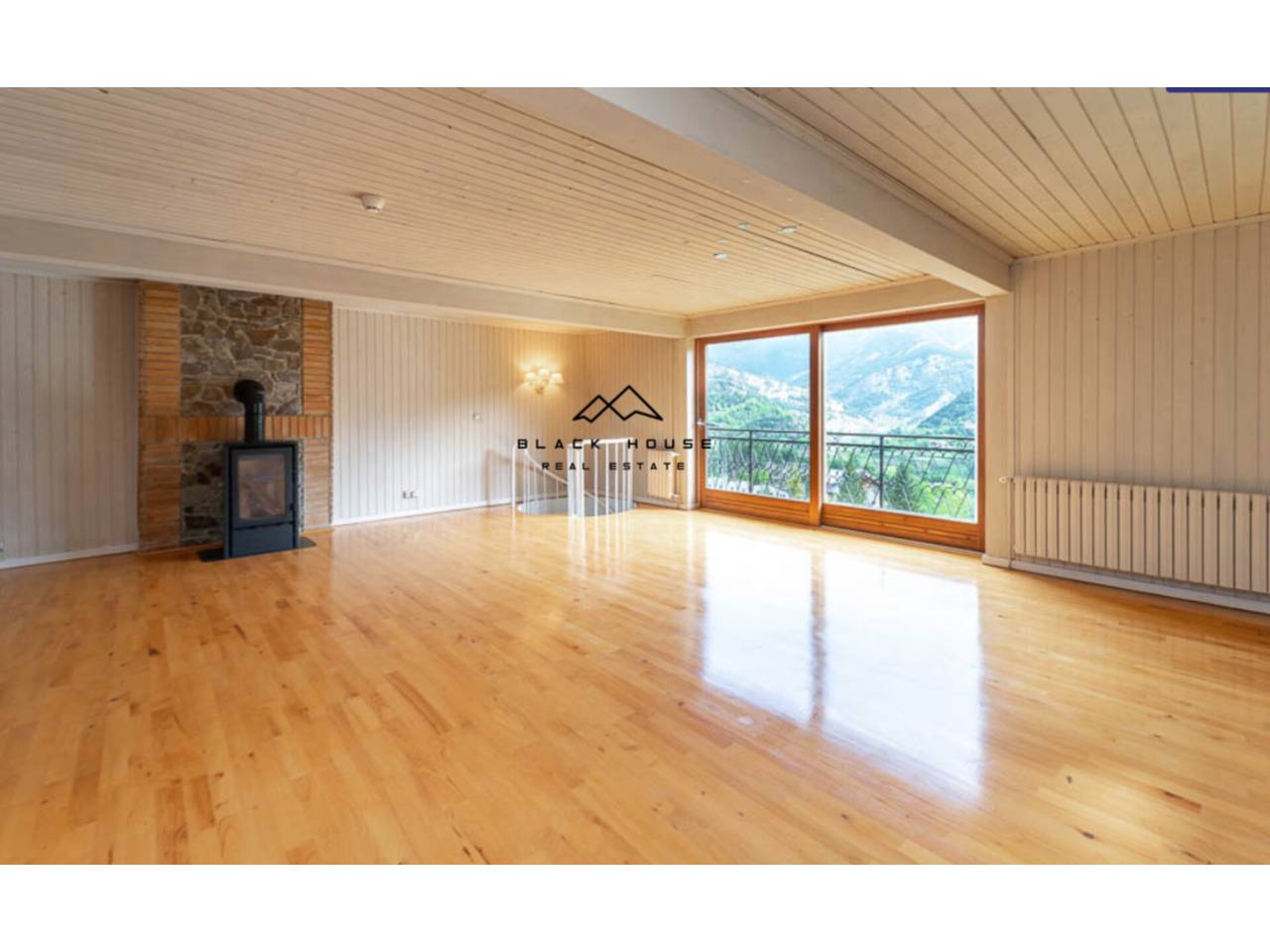 Chalet con espectaculares vistas al Pico de Casamanya