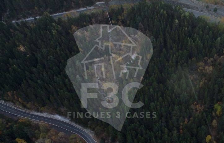 Idònia parcel·la de compra en el sector esquiabl