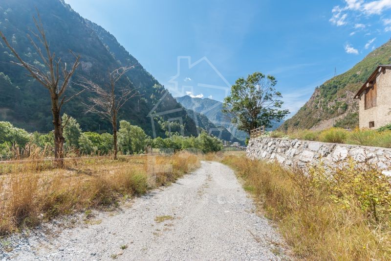 Terreny per comprar situat en la carretera General