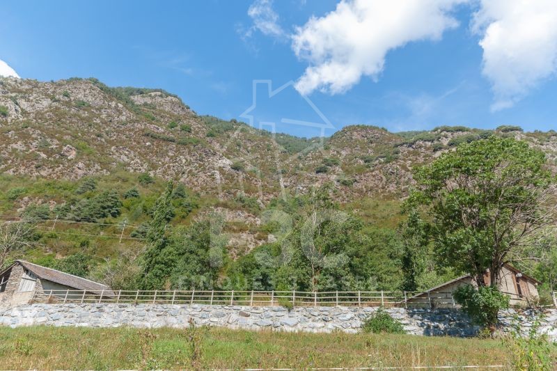 Terreny per comprar situat en la carretera General