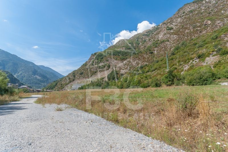 Terreny per comprar situat en la carretera General