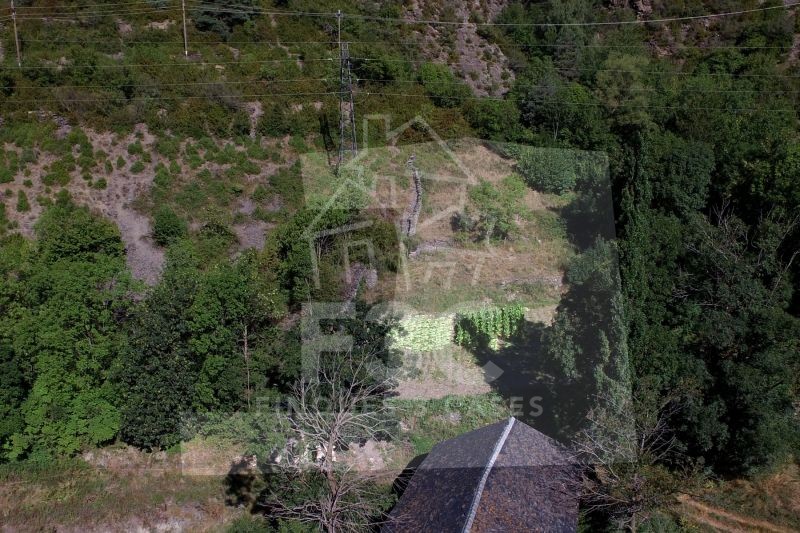 Terreny per comprar situat en la carretera General