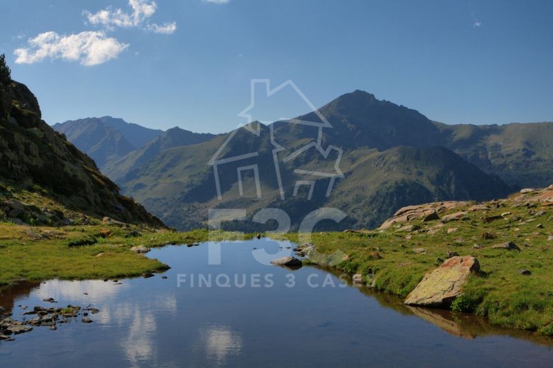 Terreny per comprar situat en la carretera General