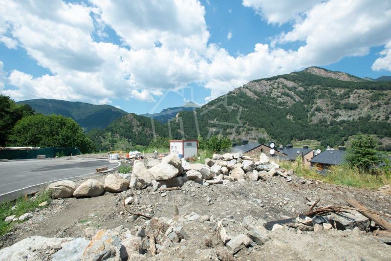 Terreny ubicat a la parròquia d'Ordino, en una z
