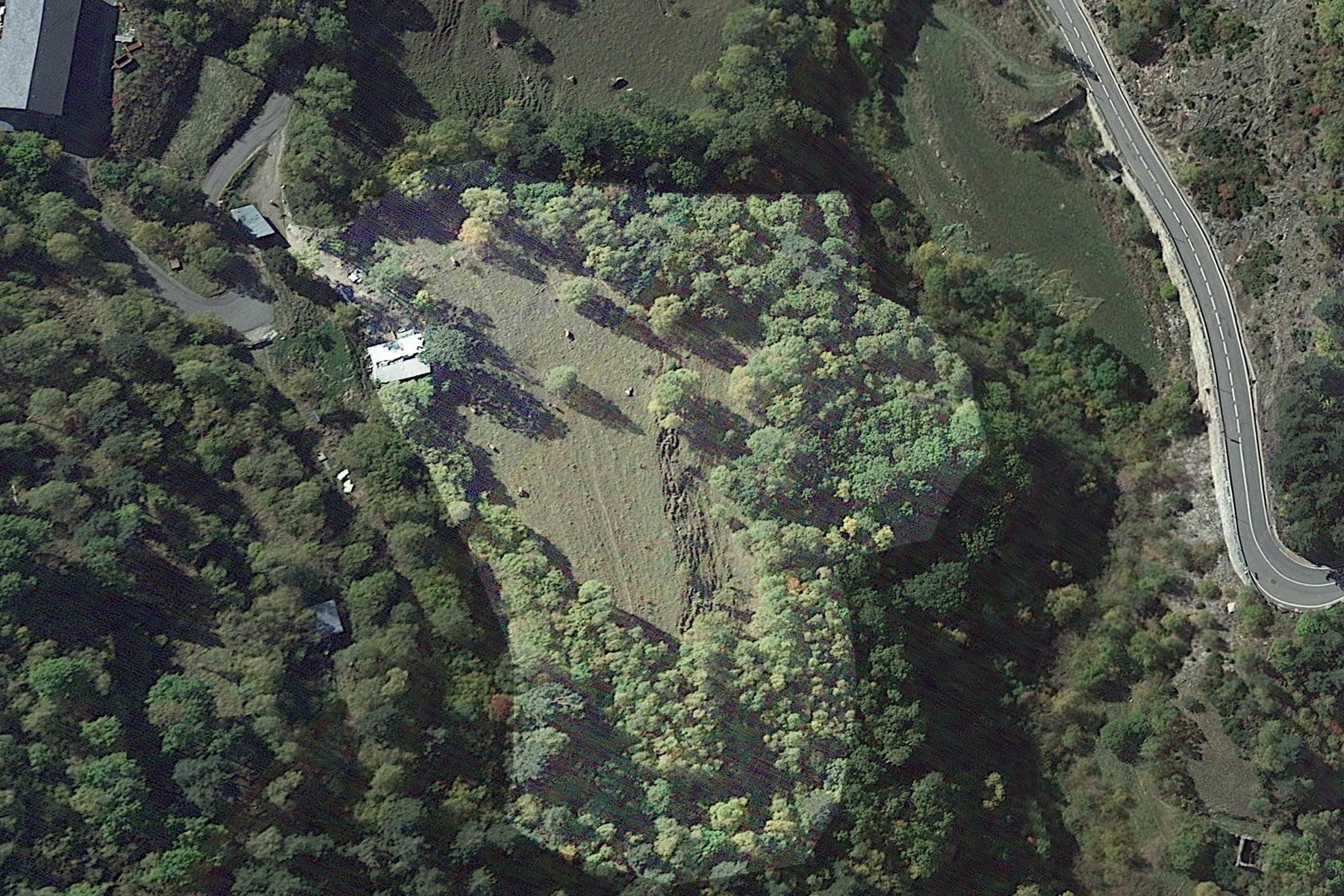 Terreny amb borda construïda ubicat a Pal, La Mas