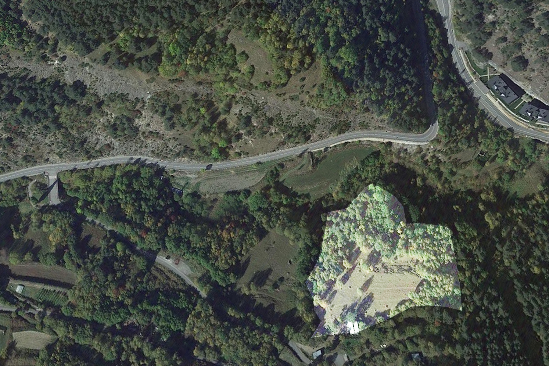 Terreny amb borda construïda ubicat a Pal, La Mas