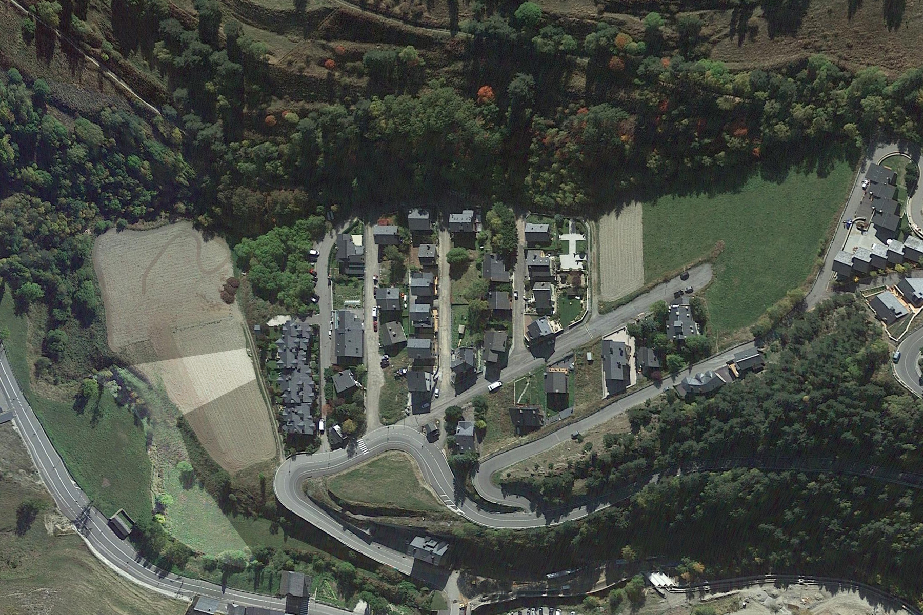 Amb una extensió de 4.556,78 m2, aquest terreny u