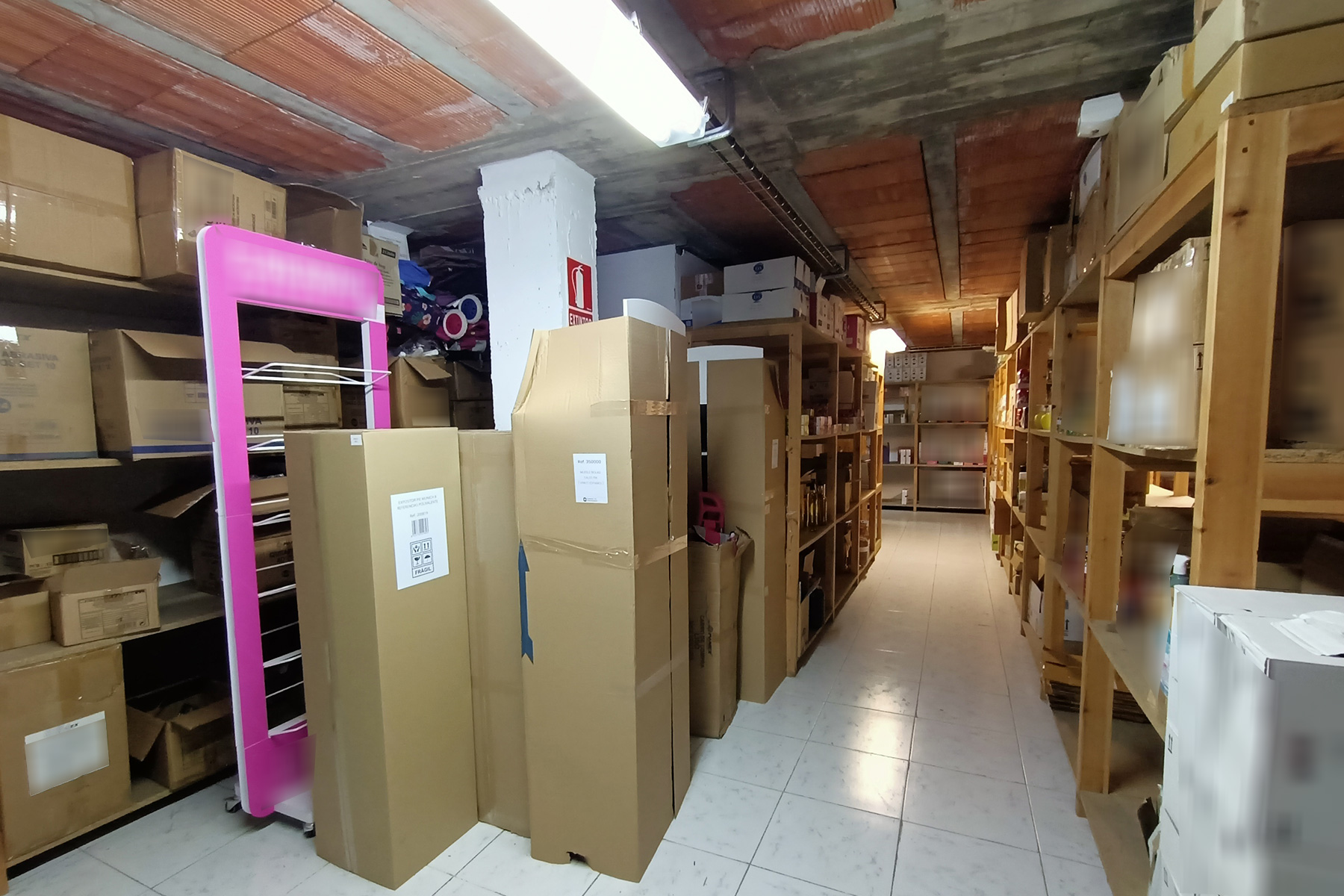 Aquest local comercial de 215,50m² per comprar es