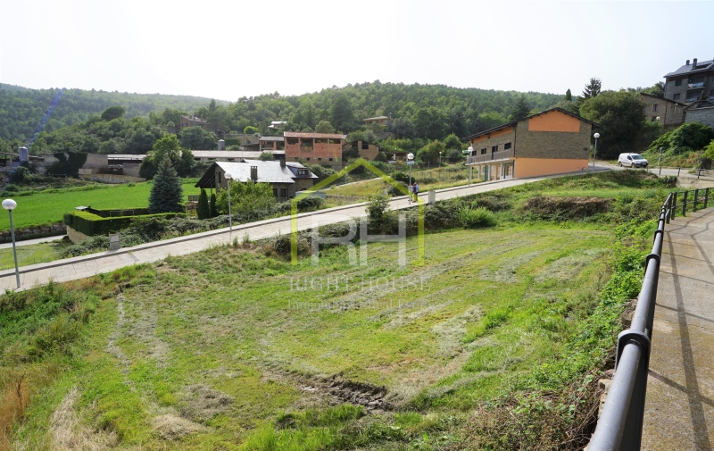 RESERVAT parcela  consolidada 300m2