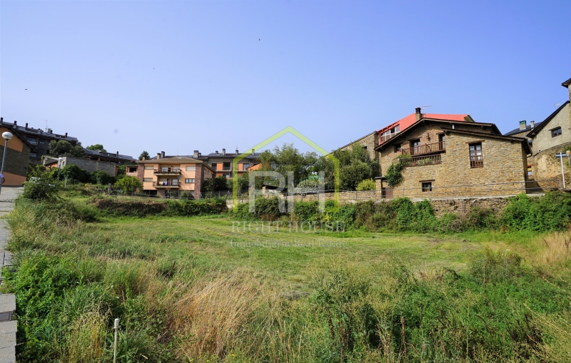 RESERVAT parcela  consolidada 300m2