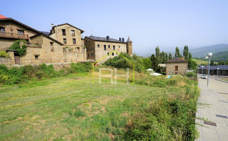 RESERVAT parcela  consolidada 300m2