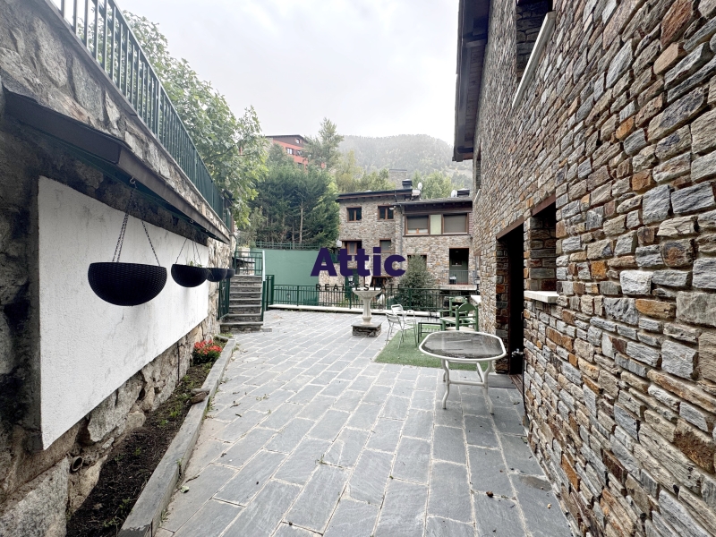 Magnífica casa situada a un complex 