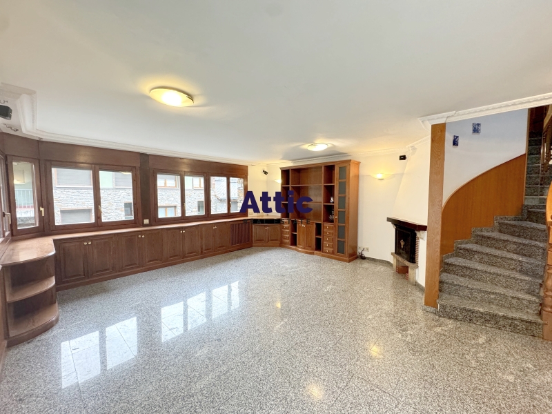 Magnífica casa situada a un complex 