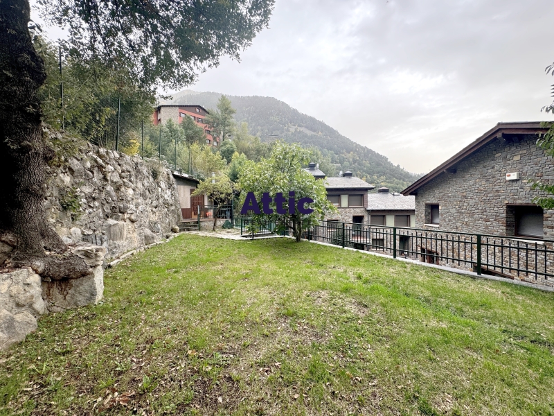 Magnífica casa situada a un complex 