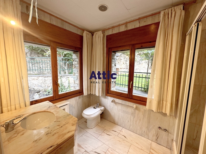 Magnífica casa situada a un complex 