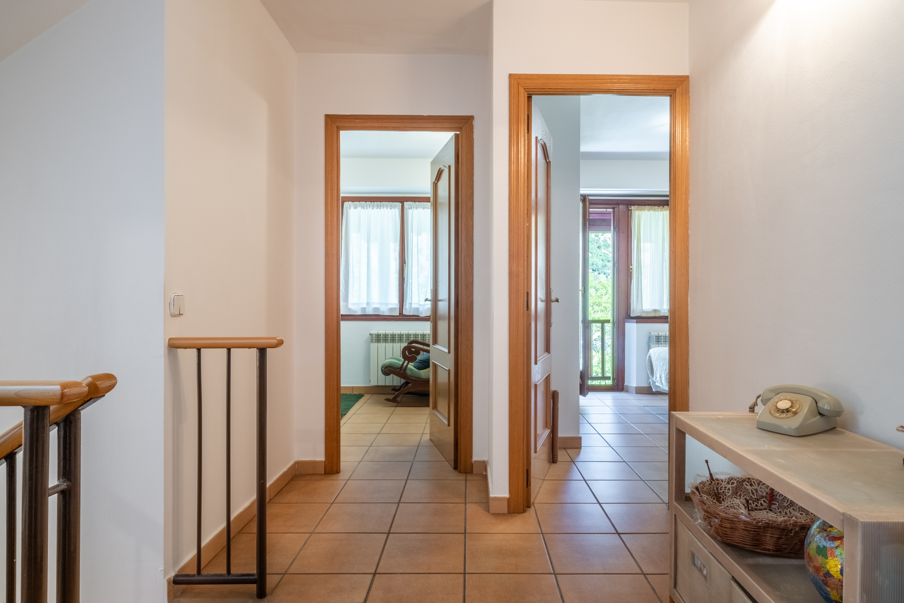 ADOSSADA + JARDÍ + TERRASSA + BOX PER A 3 COTXES 