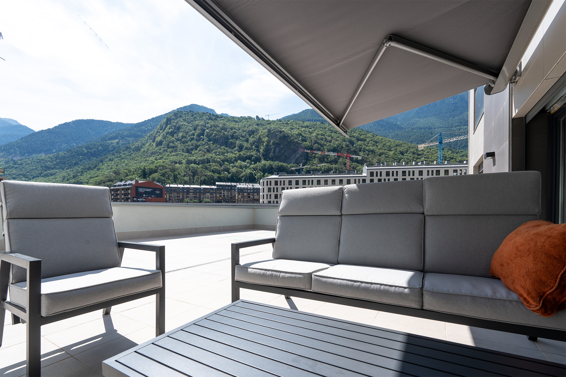 Encantador pis per comprar amb terrassa a Andorra 