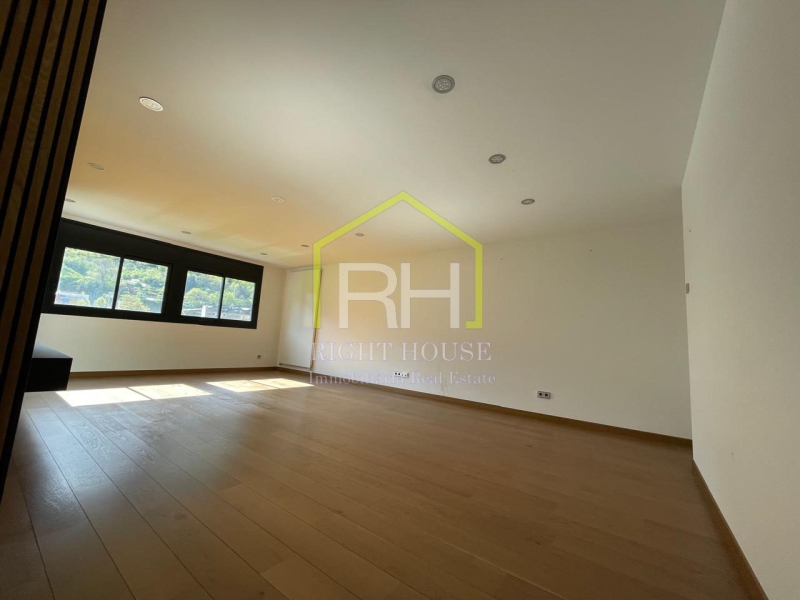 VENUT !!!!!!Sota àtic de 150m2 amb terrassa