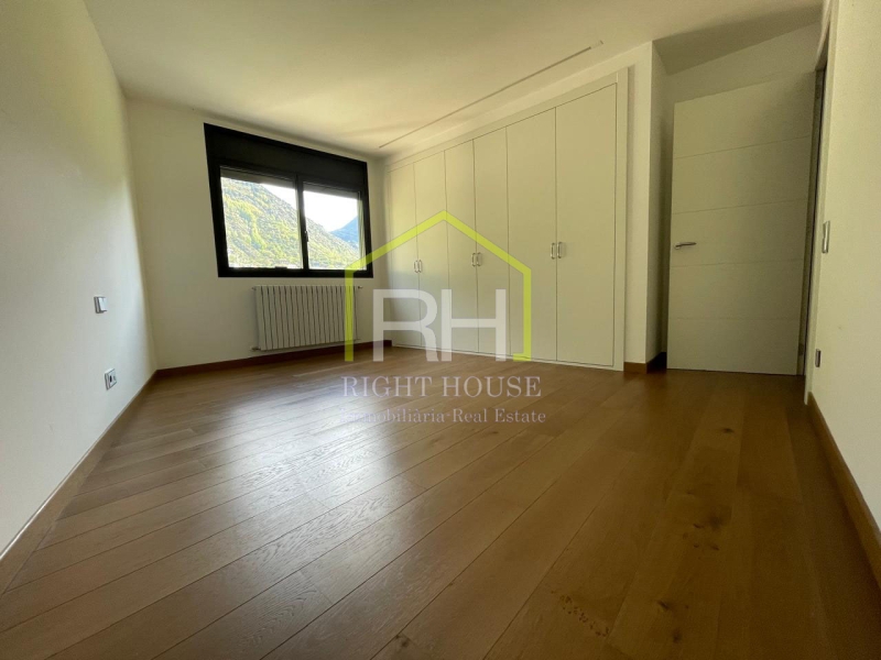 VENUT !!!!!!Sota àtic de 150m2 amb terrassa