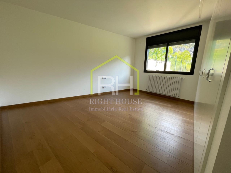 VENUT !!!!!!Sota àtic de 150m2 amb terrassa