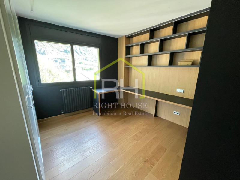 VENUT !!!!!!Sota àtic de 150m2 amb terrassa