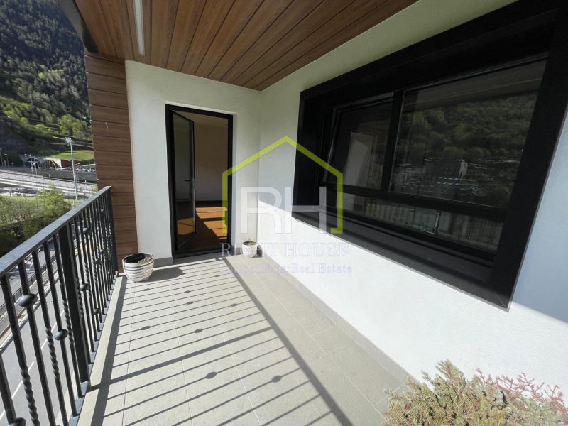 VENUT !!!!!!Sota àtic de 150m2 amb terrassa