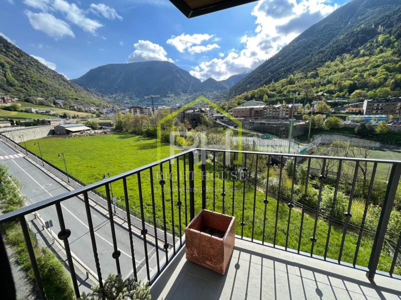 VENUT !!!!!!Sota àtic de 150m2 amb terrassa