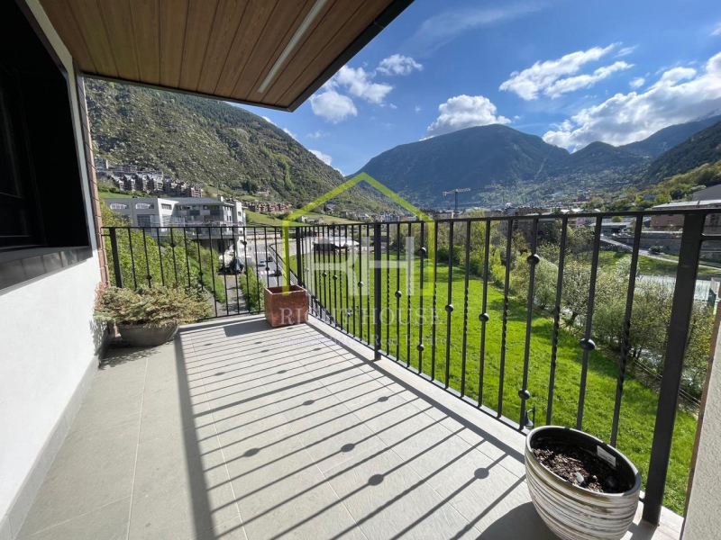 VENUT !!!!!!Sota àtic de 150m2 amb terrassa