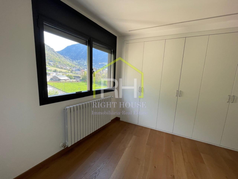 VENUT !!!!!!Sota àtic de 150m2 amb terrassa