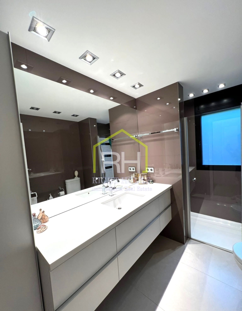 VENUT !!!!!!Sota àtic de 150m2 amb terrassa