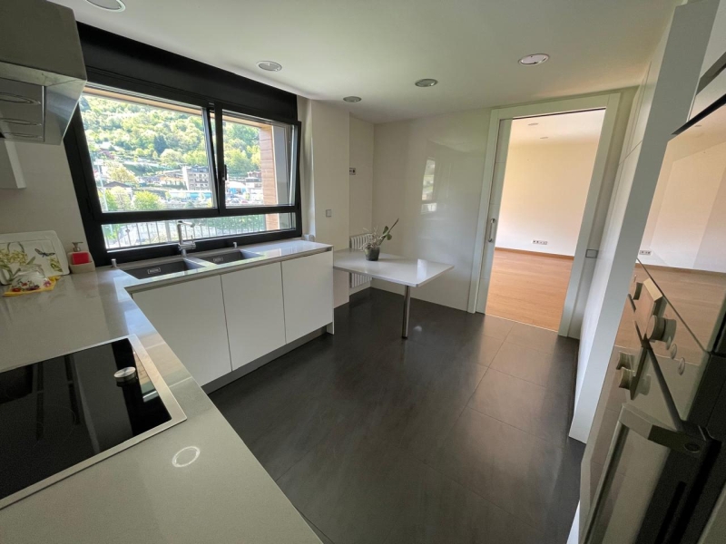 VENUT !!!!!!Sota àtic de 150m2 amb terrassa