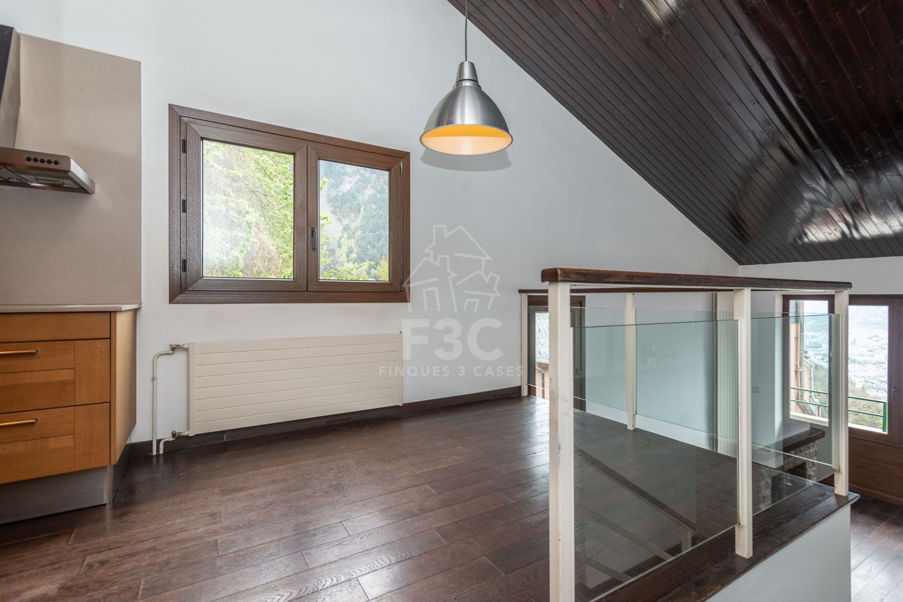 En un conjunt residencial tranquil i assolellat de