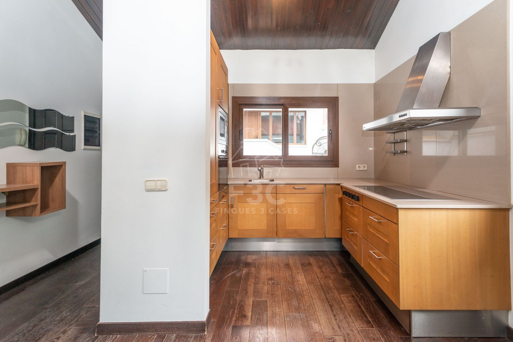 En un conjunt residencial tranquil i assolellat de