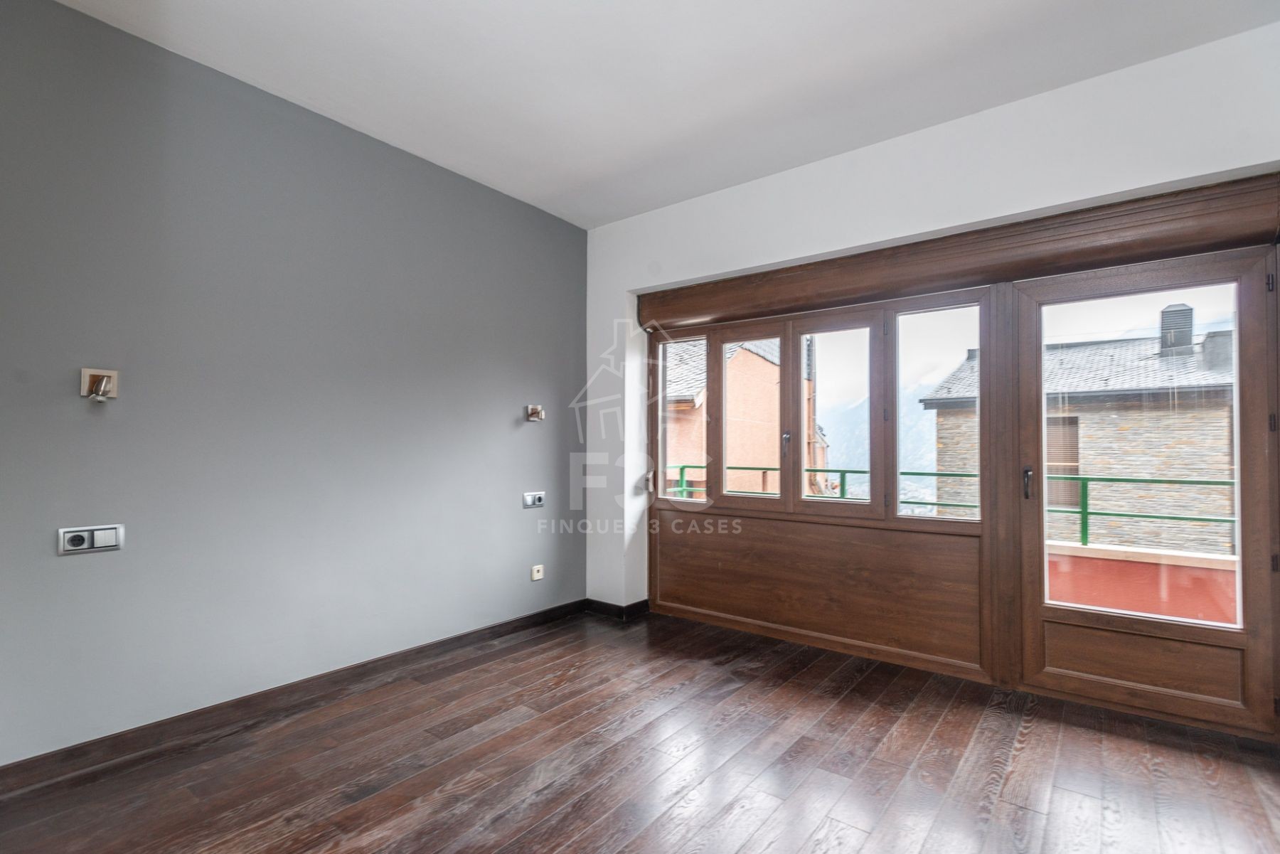 En un conjunt residencial tranquil i assolellat de