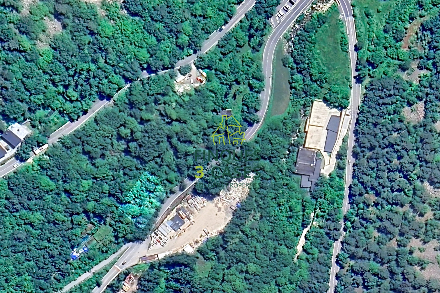 L'extensa parcel·la per comprar d´uns 710 m², 