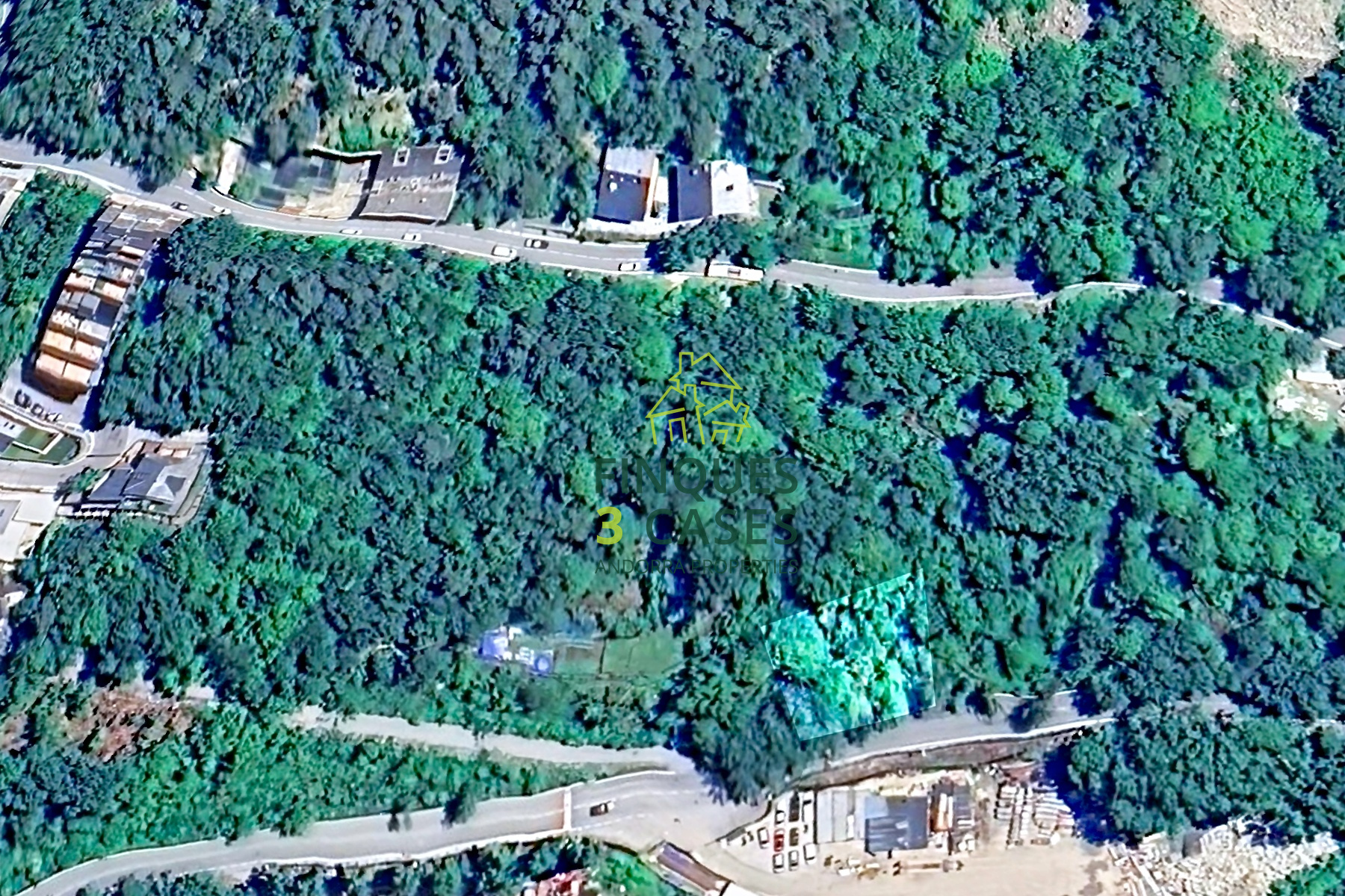 L'extensa parcel·la per comprar d´uns 710 m², 