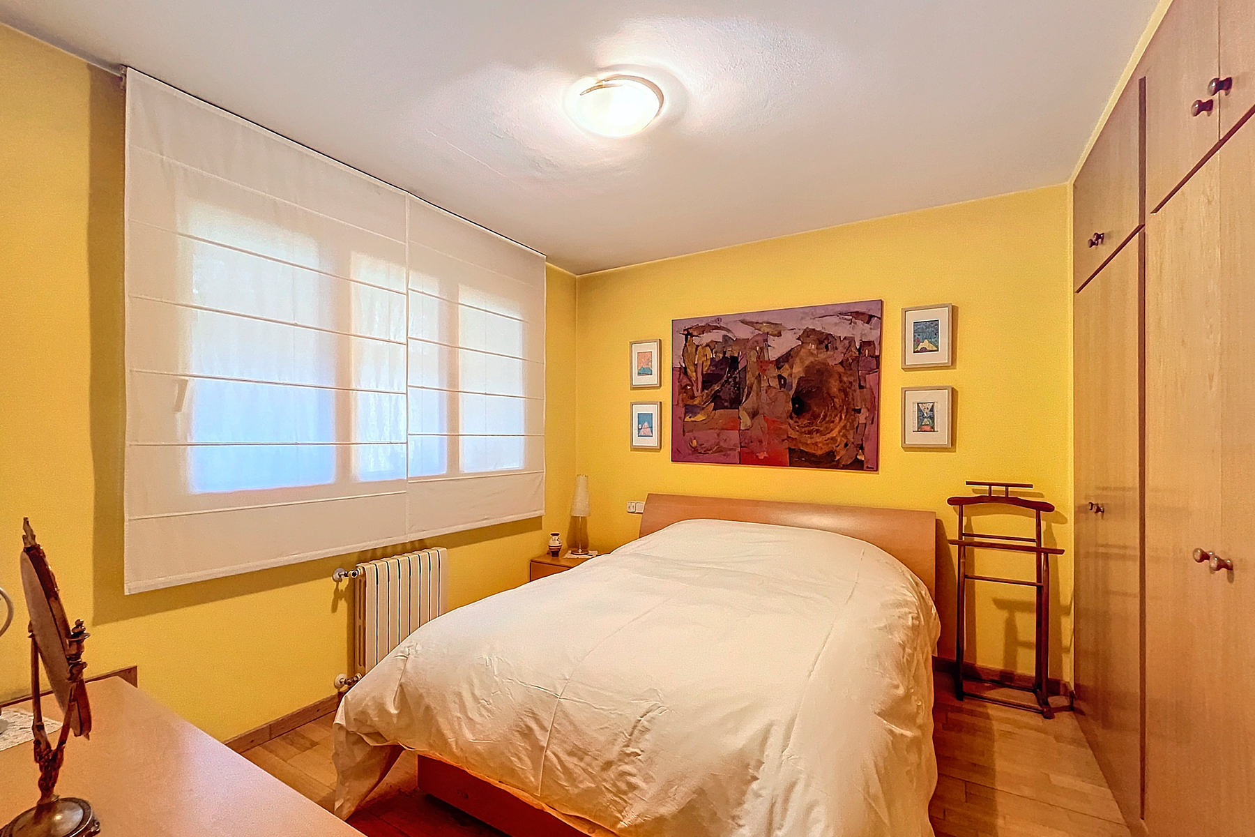 Presentem un encantador dúplex de 105 m² situat 