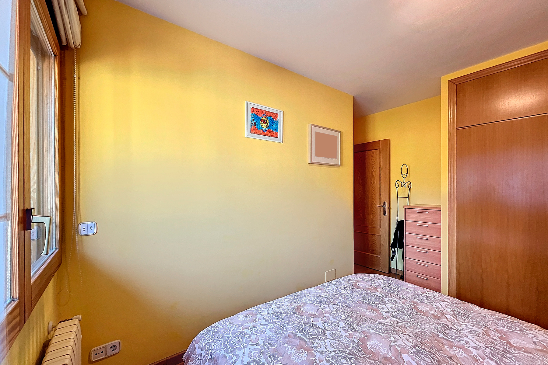 Presentem un encantador dúplex de 105 m² situat 