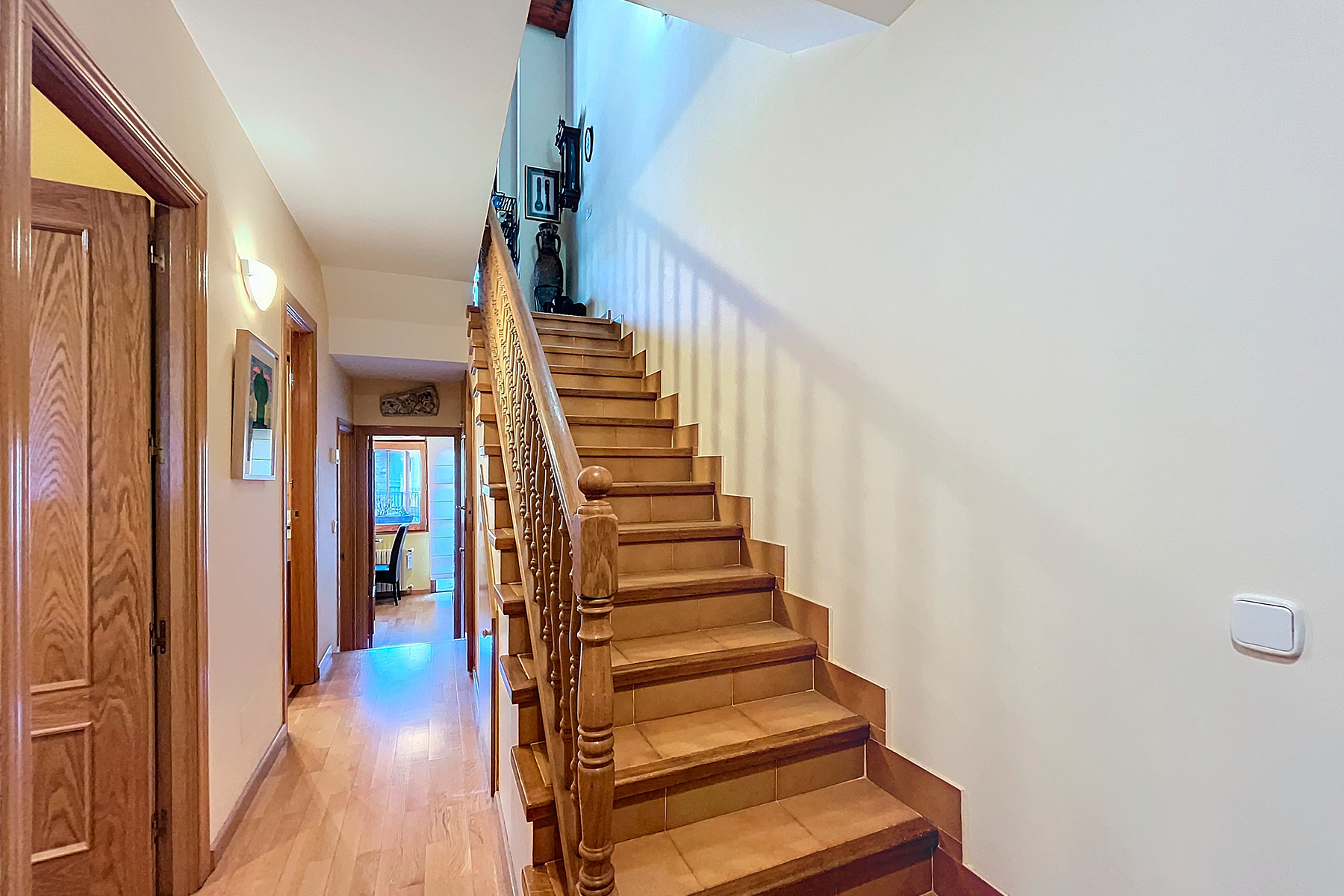 Presentem un encantador dúplex de 105 m² situat 