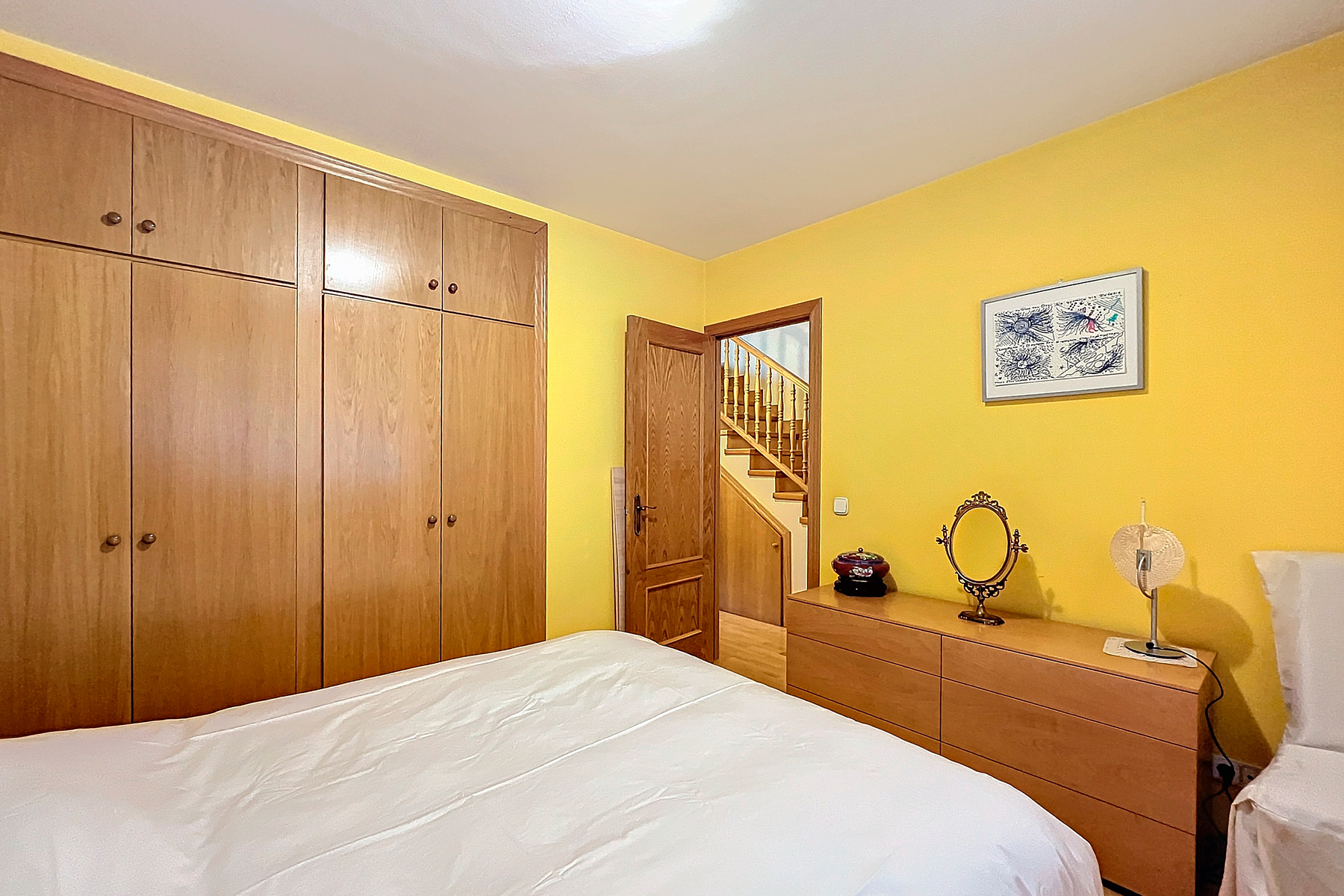 Presentem un encantador dúplex de 105 m² situat 