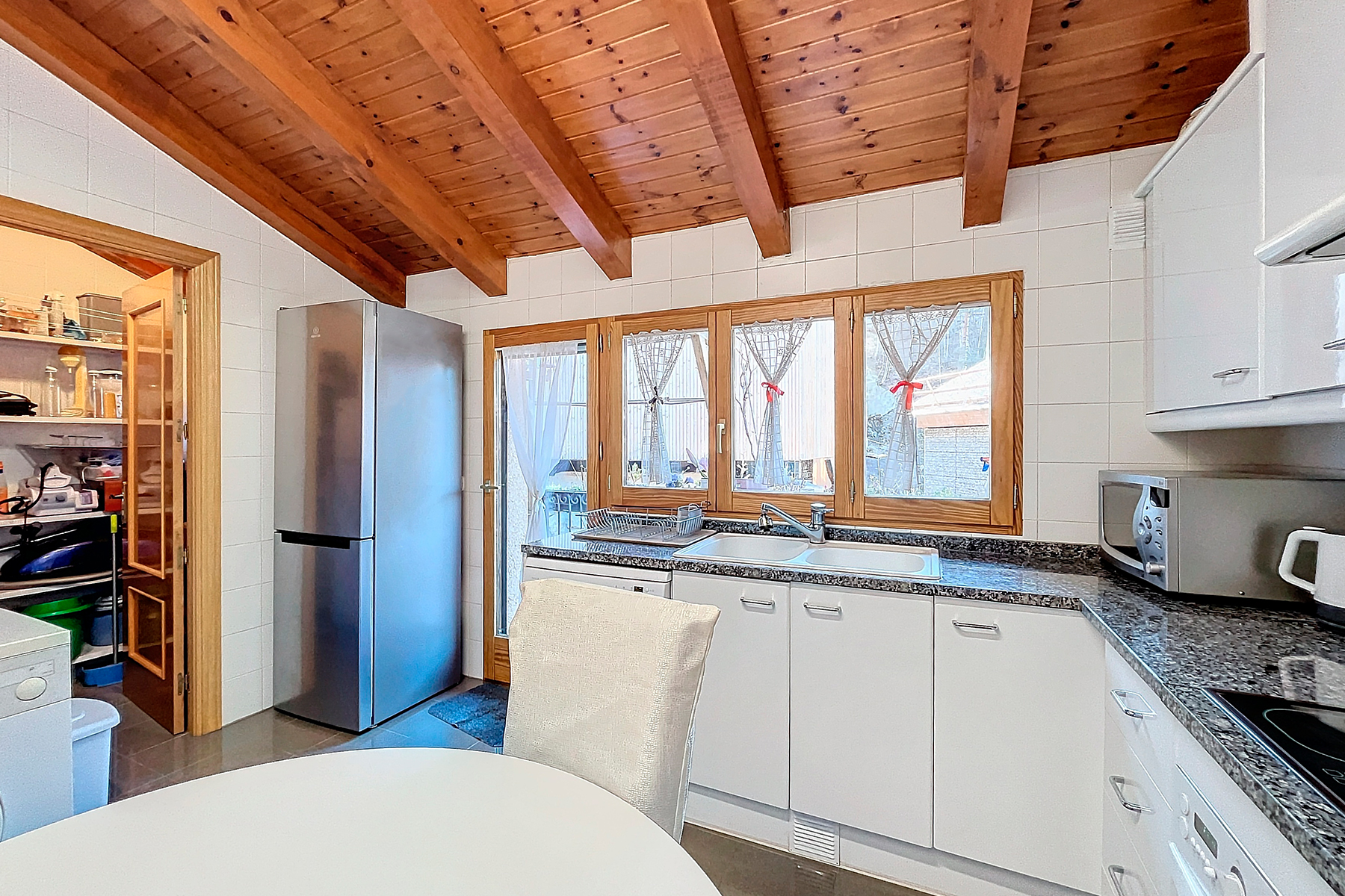 Presentem un encantador dúplex de 105 m² situat 