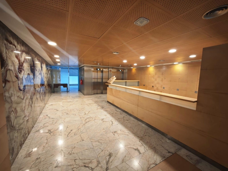 ES LLOGA GRAN LOCAL A ESCALDES - ENGORDANY (PROP DE TOT)