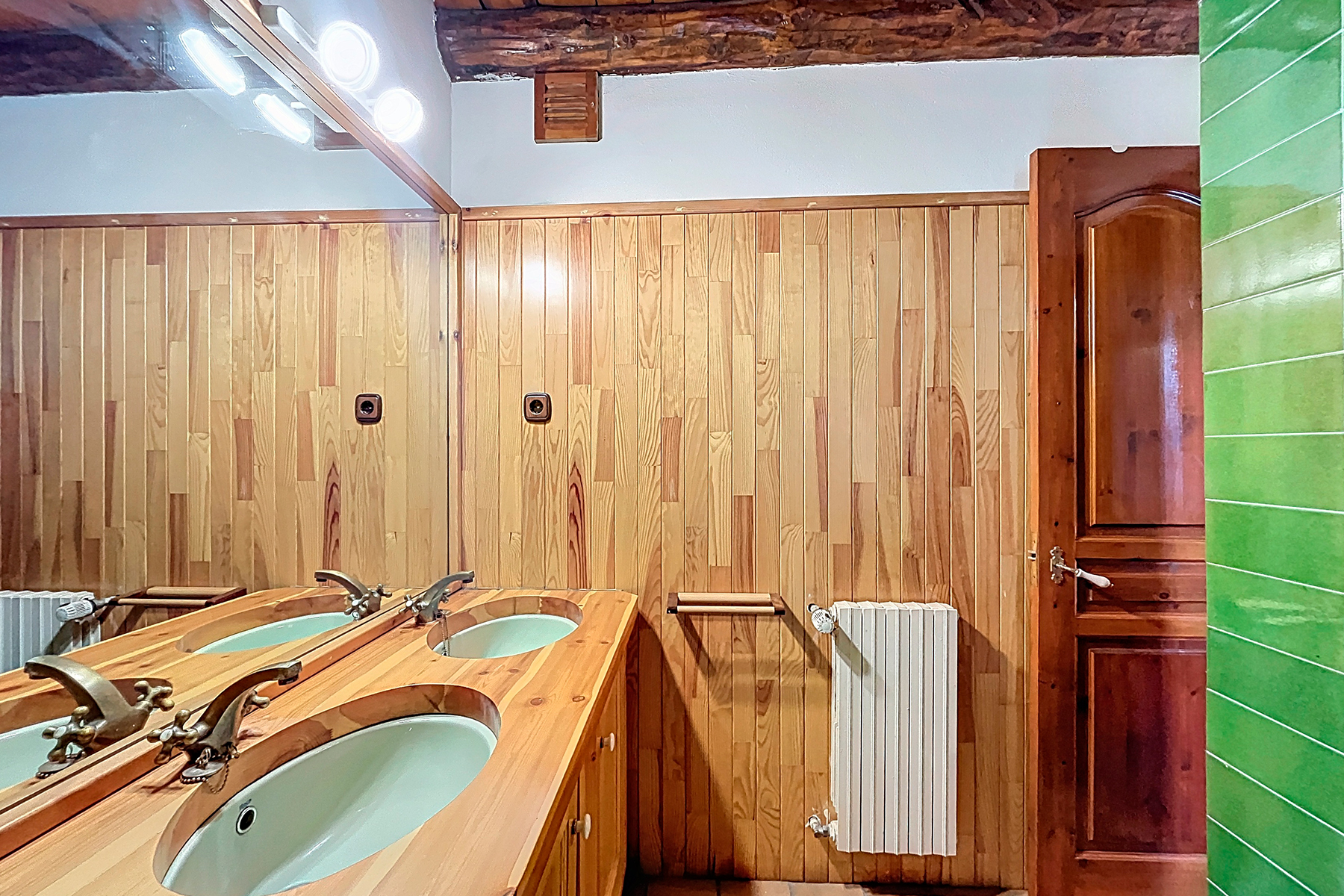 A la parròquia d'Arinsal, en una privilegiada zo