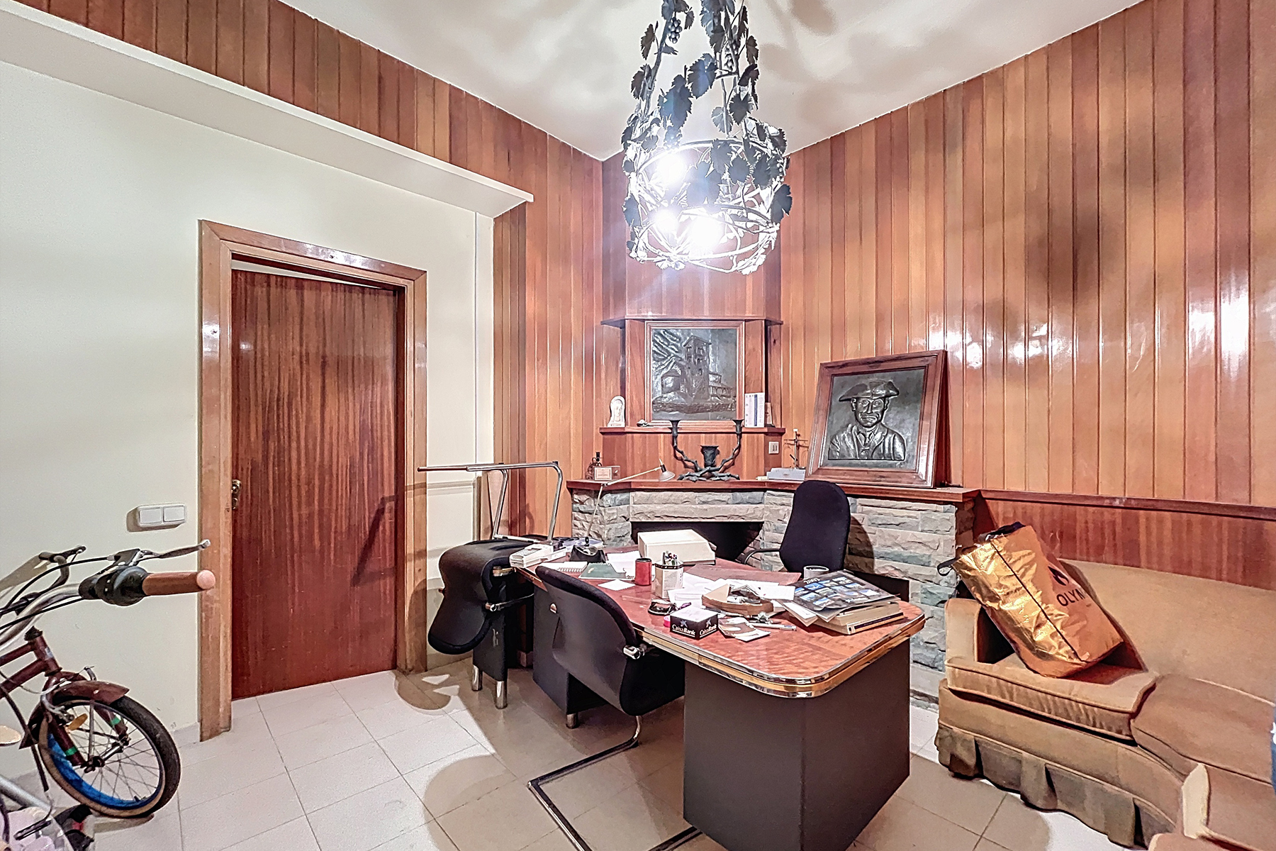 Presentem aquest exclusiu i emblemàtic edifici re