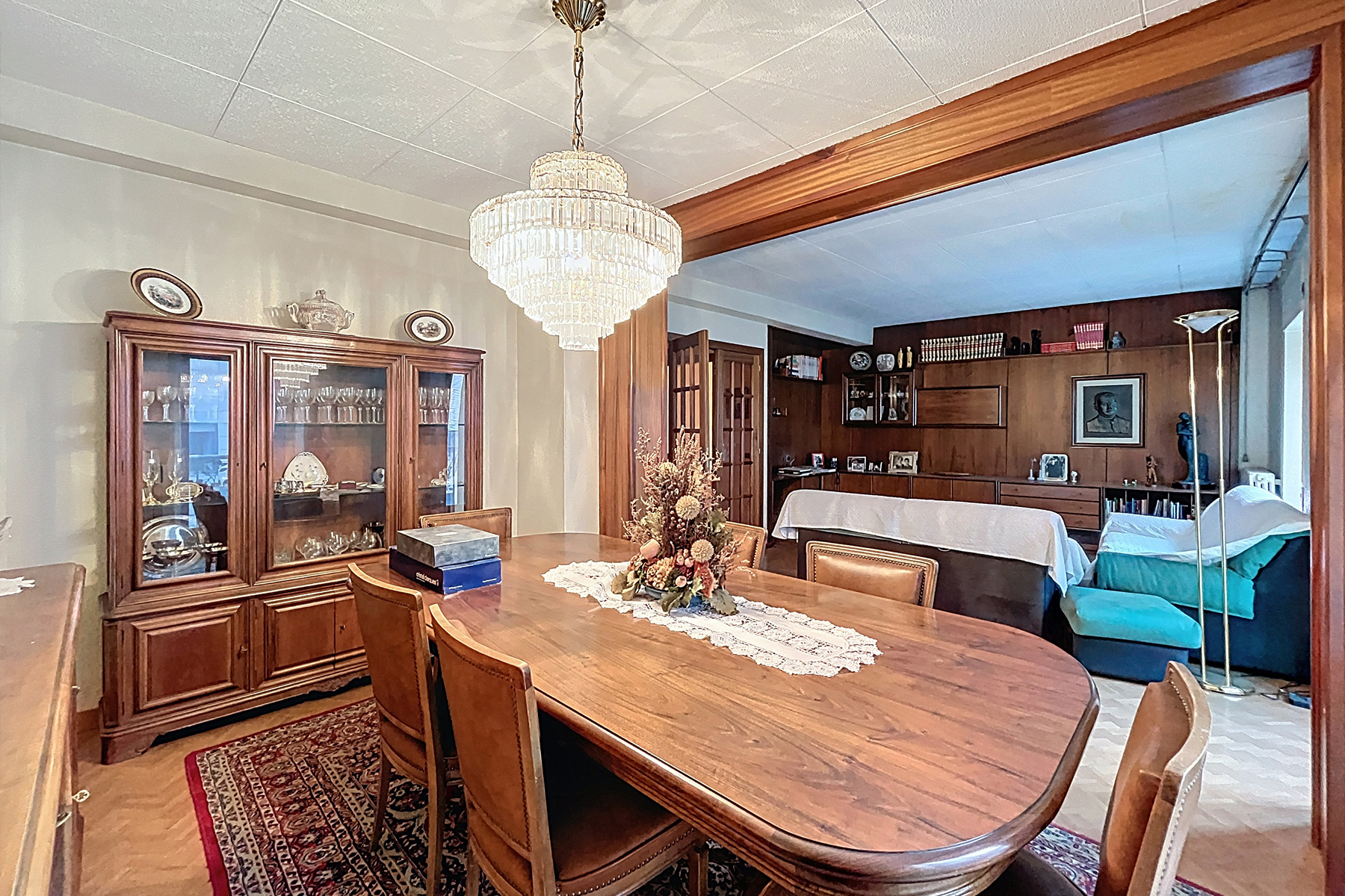 Presentem aquest exclusiu i emblemàtic edifici re