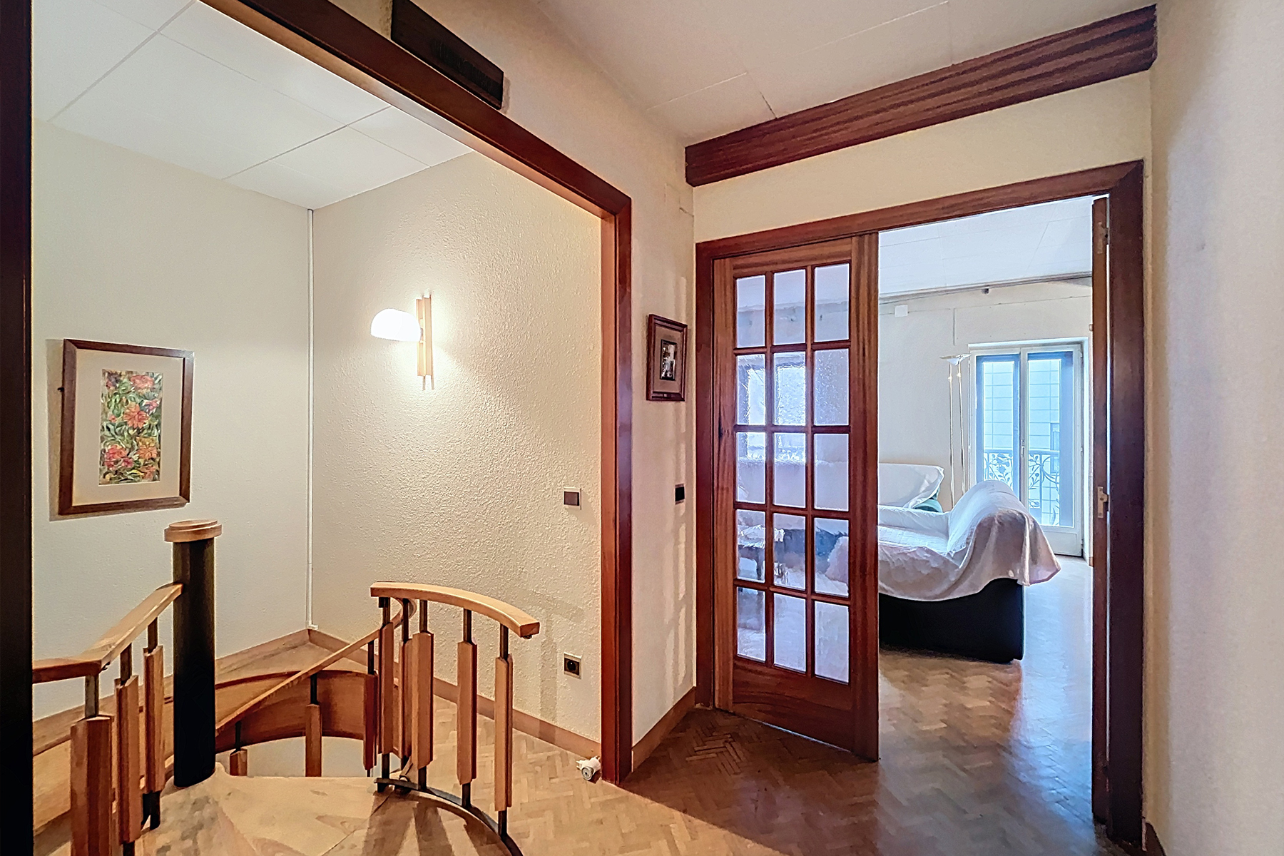 Presentem aquest exclusiu i emblemàtic edifici re