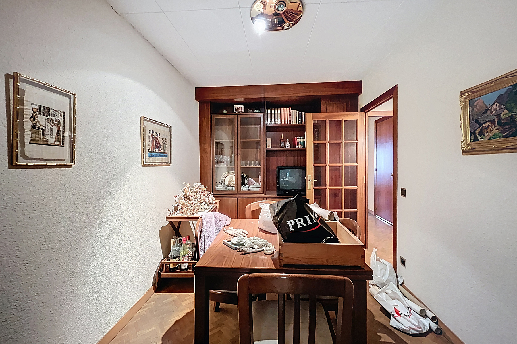 Presentem aquest exclusiu i emblemàtic edifici re