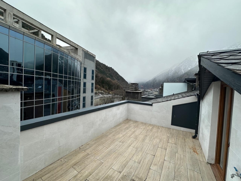 Àtic duplex de lloguer a Escaldes 